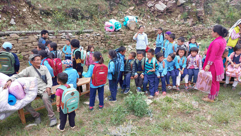 Gudel kids off to school